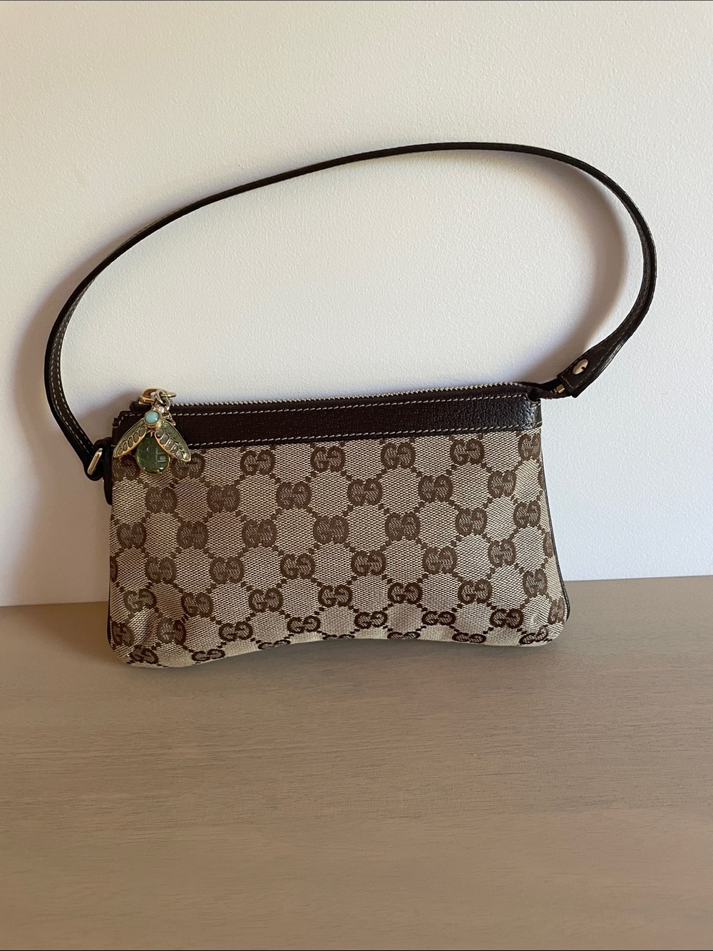 Gucci Beige Brown GG Canvas Wristlet with Leather Trim and Bumblebee Charm - Picture 3 of 11